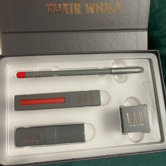 KAB Cosmetics Lip Kit In Cherry Pie - Picture 10 of 12